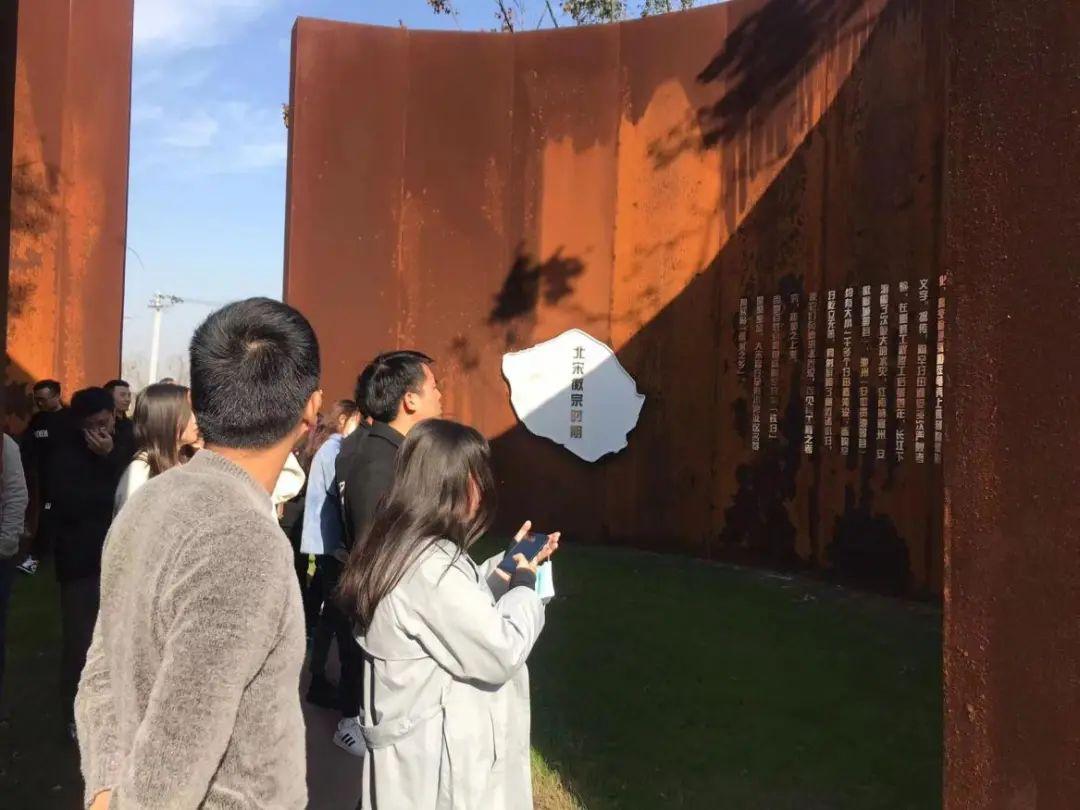 芜湖市二中党员集体充电赋能，引领学校开启新时代发展篇章