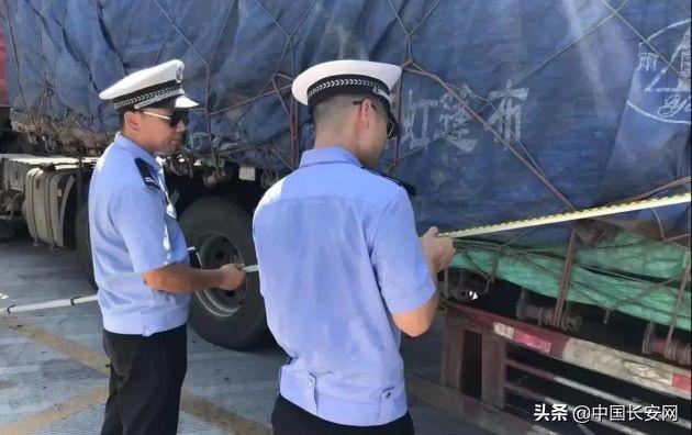 警服下的守护与温暖，一份责任的温度