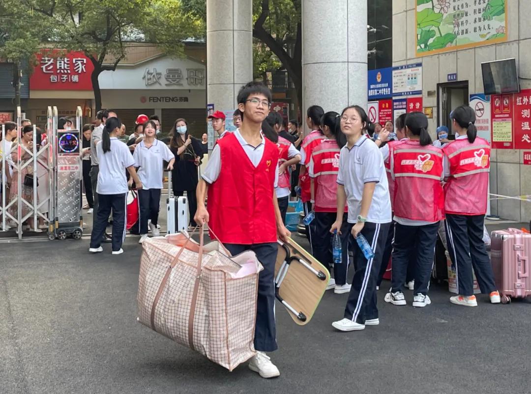 湘潭大学首届青年文化交流节，盛大庆典启幕，青年友好共襄盛举