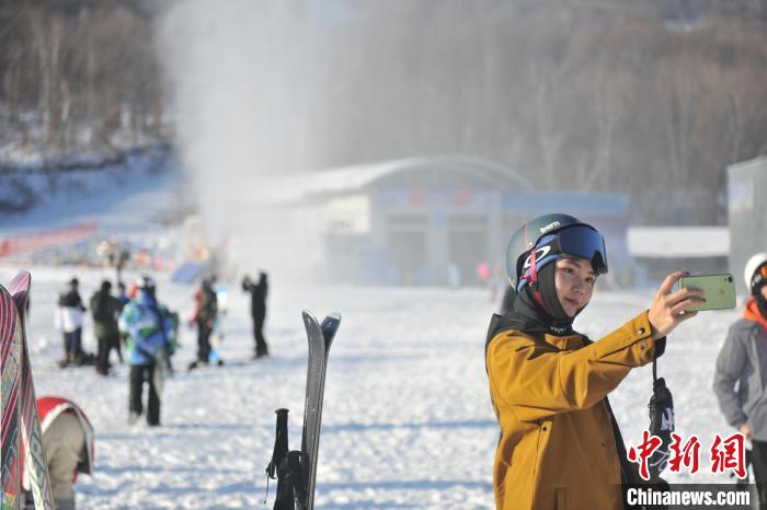 雪场应对短期天气变化，升温挑战下的吉林雪场开板期应对策略