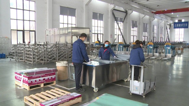 泰兴城区工业园区企业全力冲刺年度目标，订单饱满势头强劲