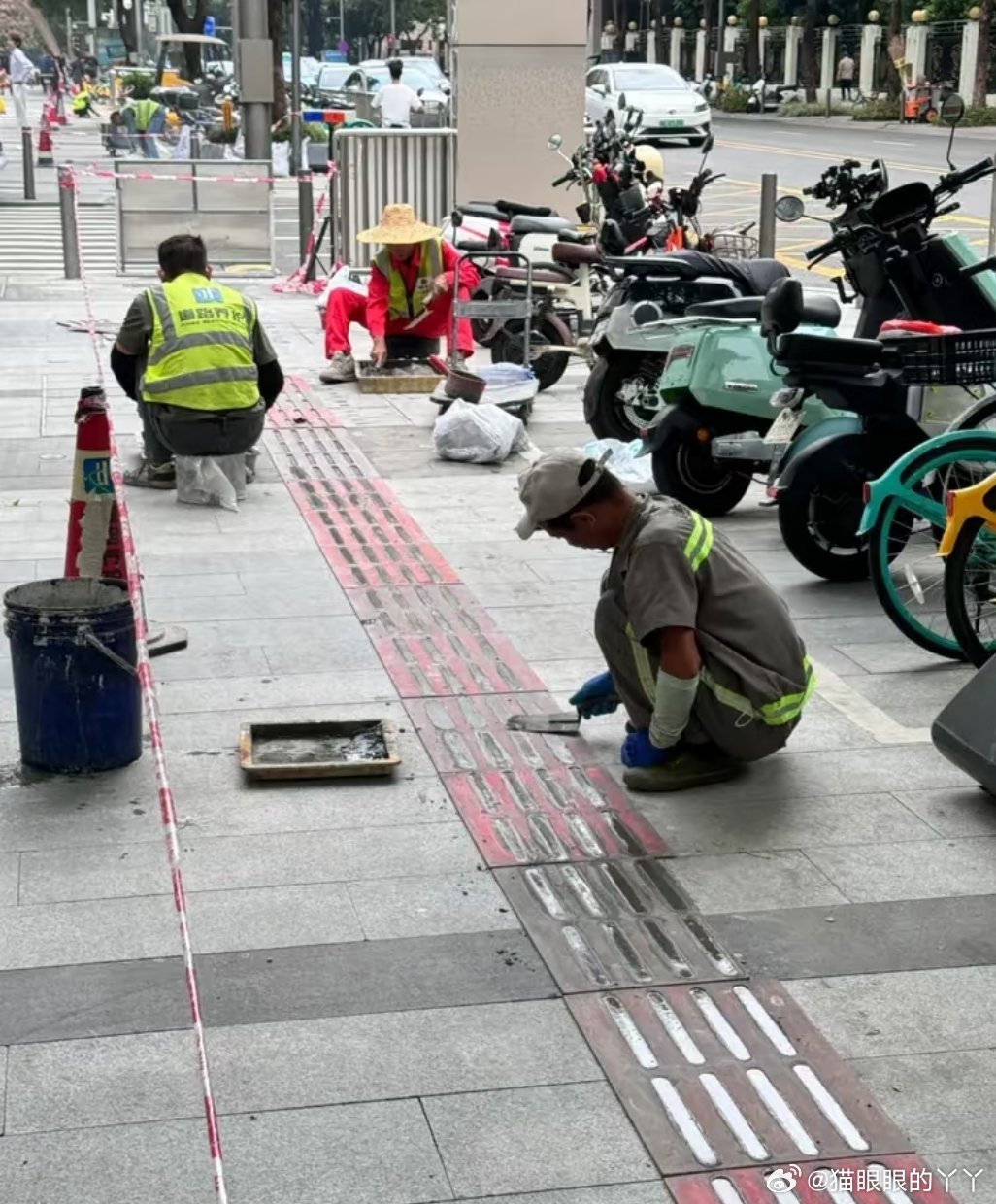 深圳不锈钢盲道拆除引发关注，城市管理的进步与挑战与黑灯回应