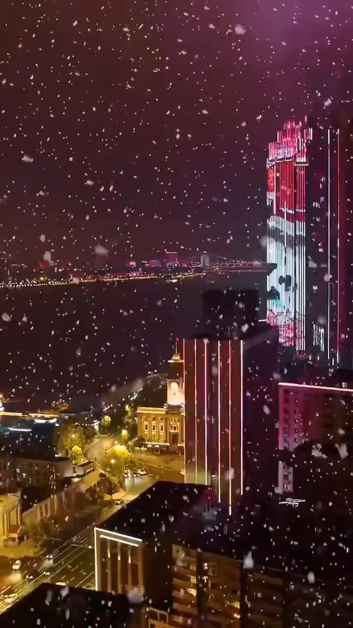 武汉瑞雪纷飞，冬日美景与影响一览