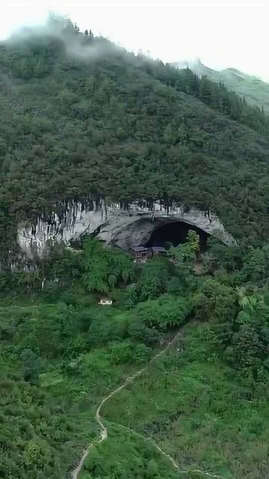 贵州村落神秘洞穴涌现，引发探索热潮